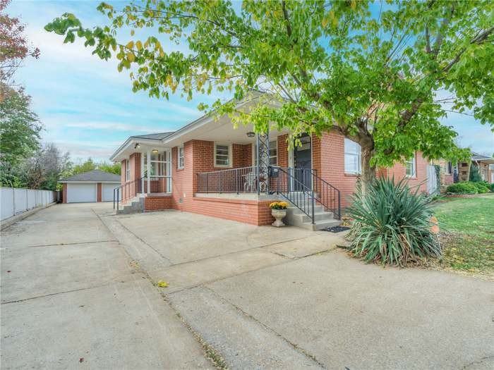 2708 Nw 34th St #NA - Photo 2 of 33