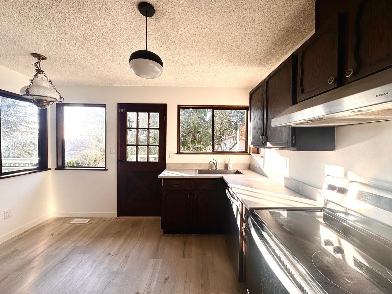 2133 Sperling Ave #TOP - Photo 7 of 36