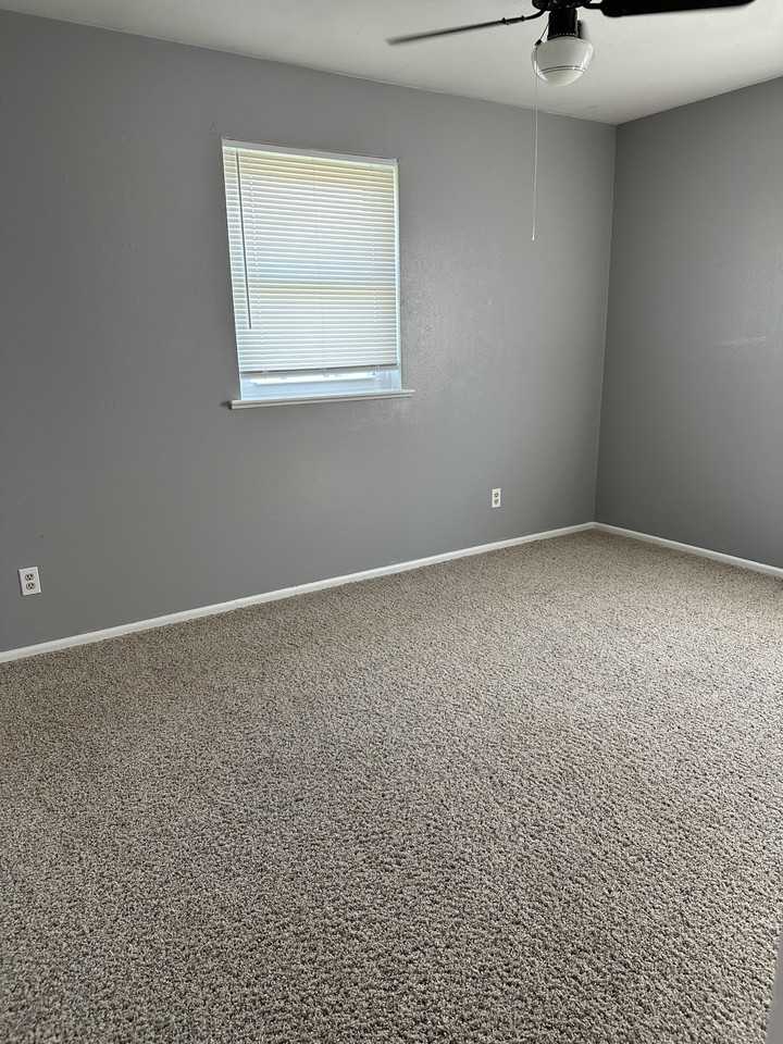 4034 Hooper Dr #NA - Photo 6 of 17