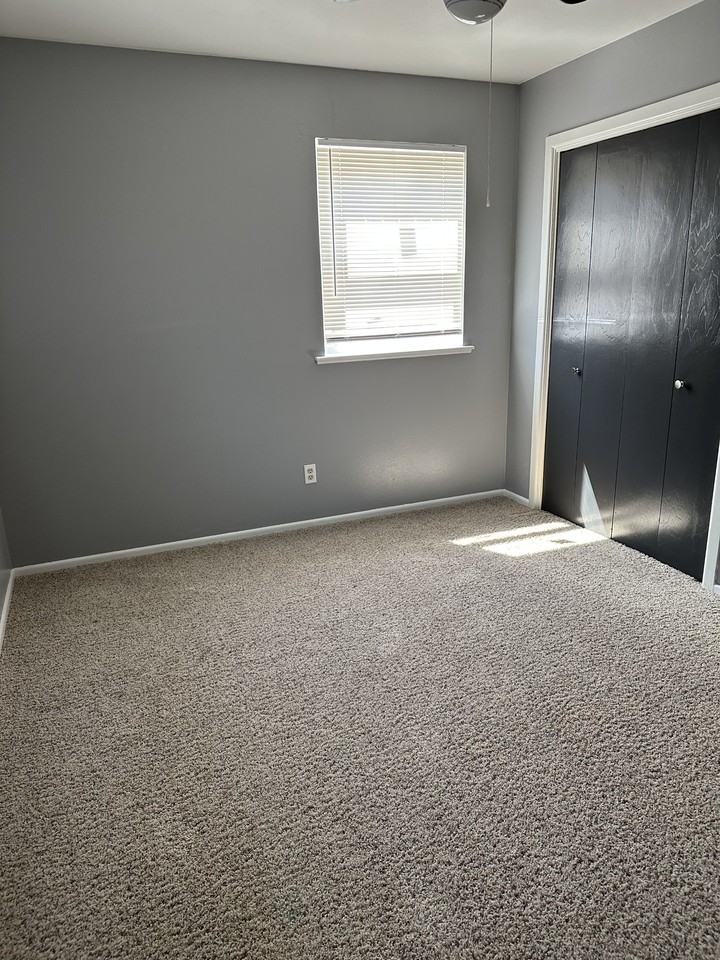 4034 Hooper Dr #NA - Photo 7 of 17