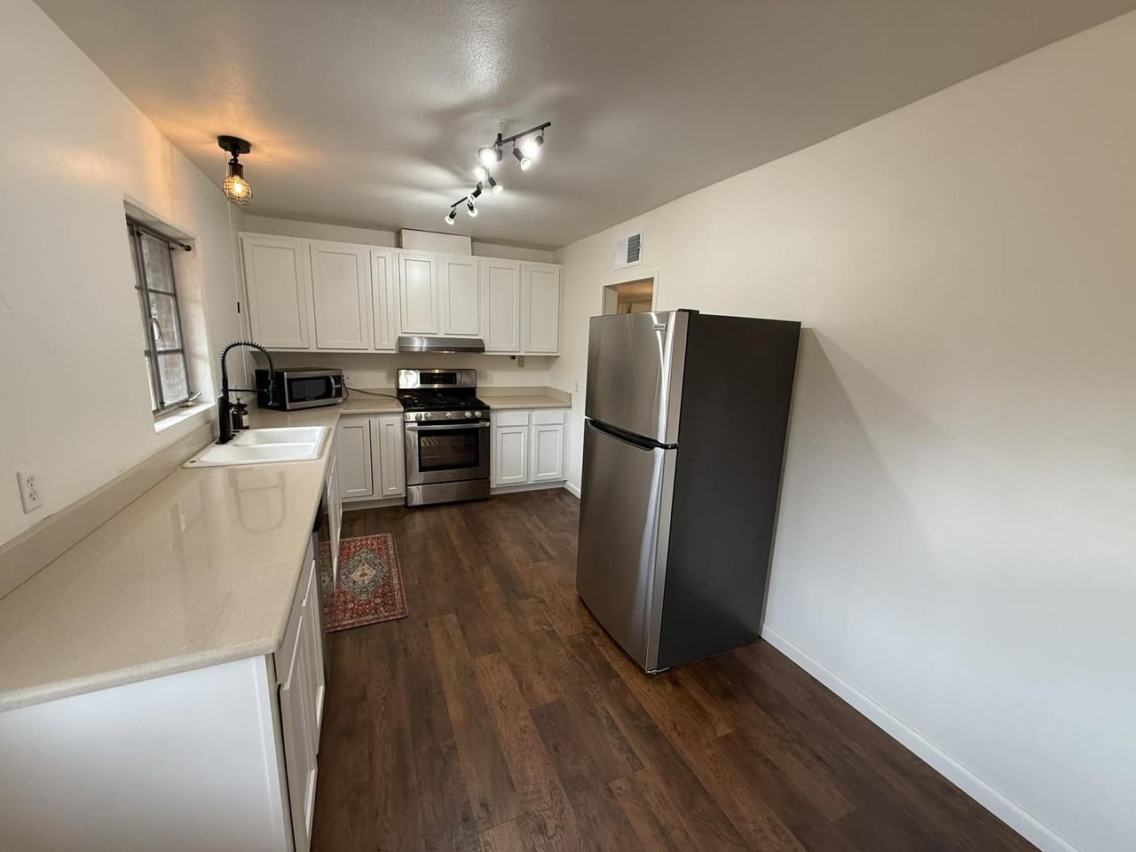 929 S 4th Ave #1 - Photo 6 of 22