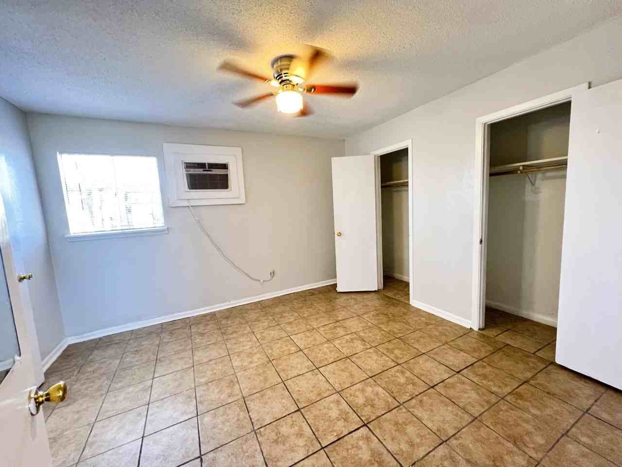913 S 17th St #913 - Photo 7 of 9