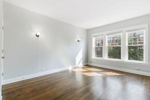 featured image of 6100 N Winthrop Ave