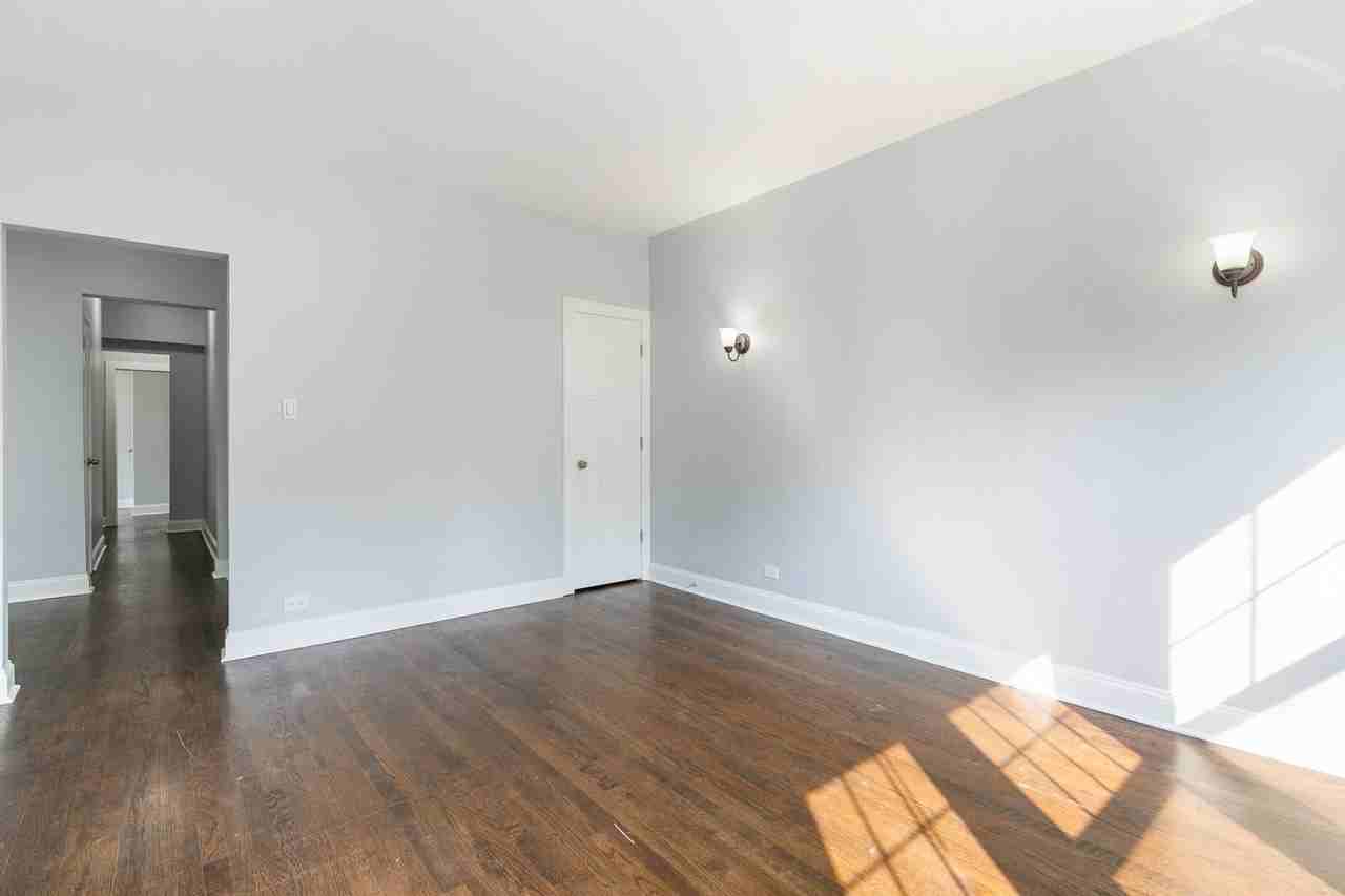 6100-6118 N Winthrop Ave - Photo 2 of 29