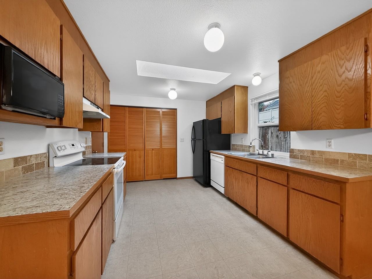 15210 95th Avenue Ct E #15210 - Photo 2 of 19