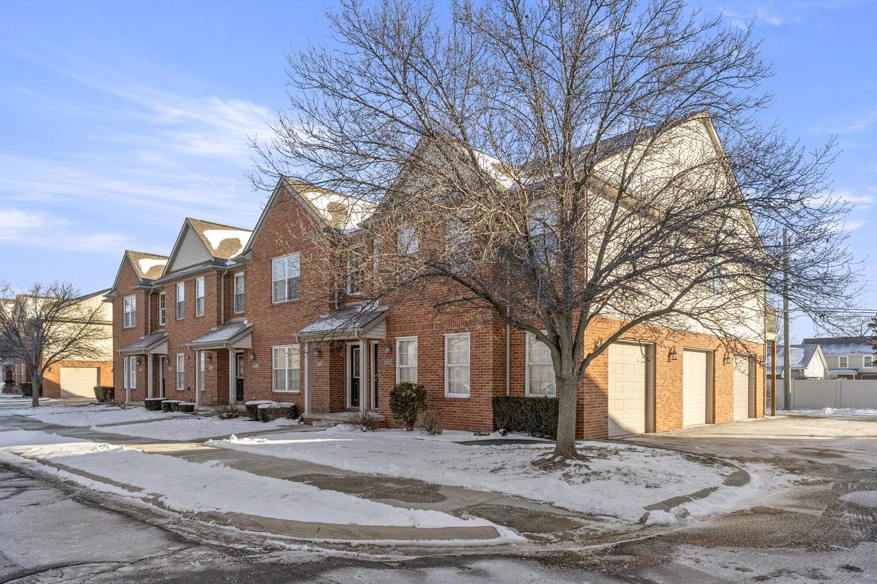 13165 Turnberry Ct #1 - Photo 2 of 38