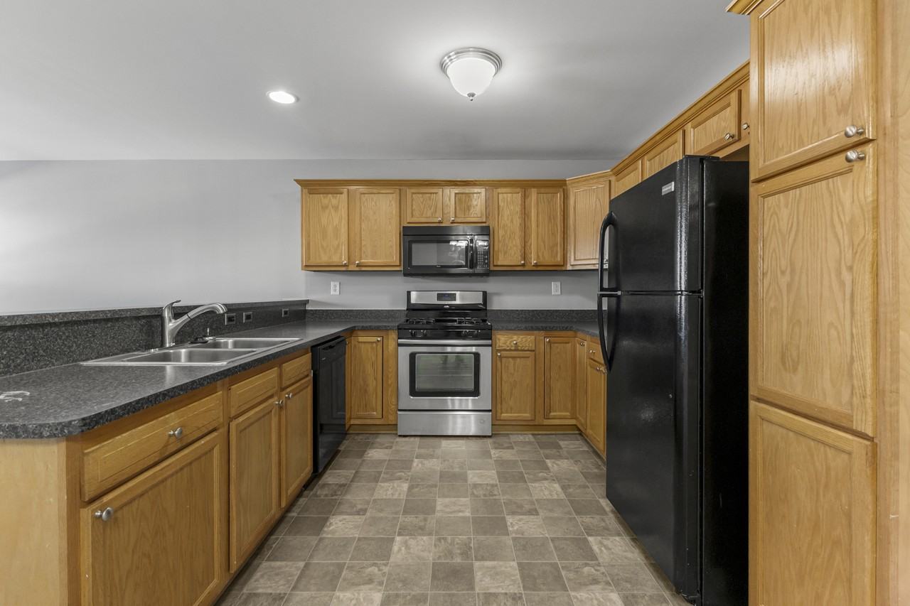 13165 Turnberry Ct #1 - Photo 5 of 31