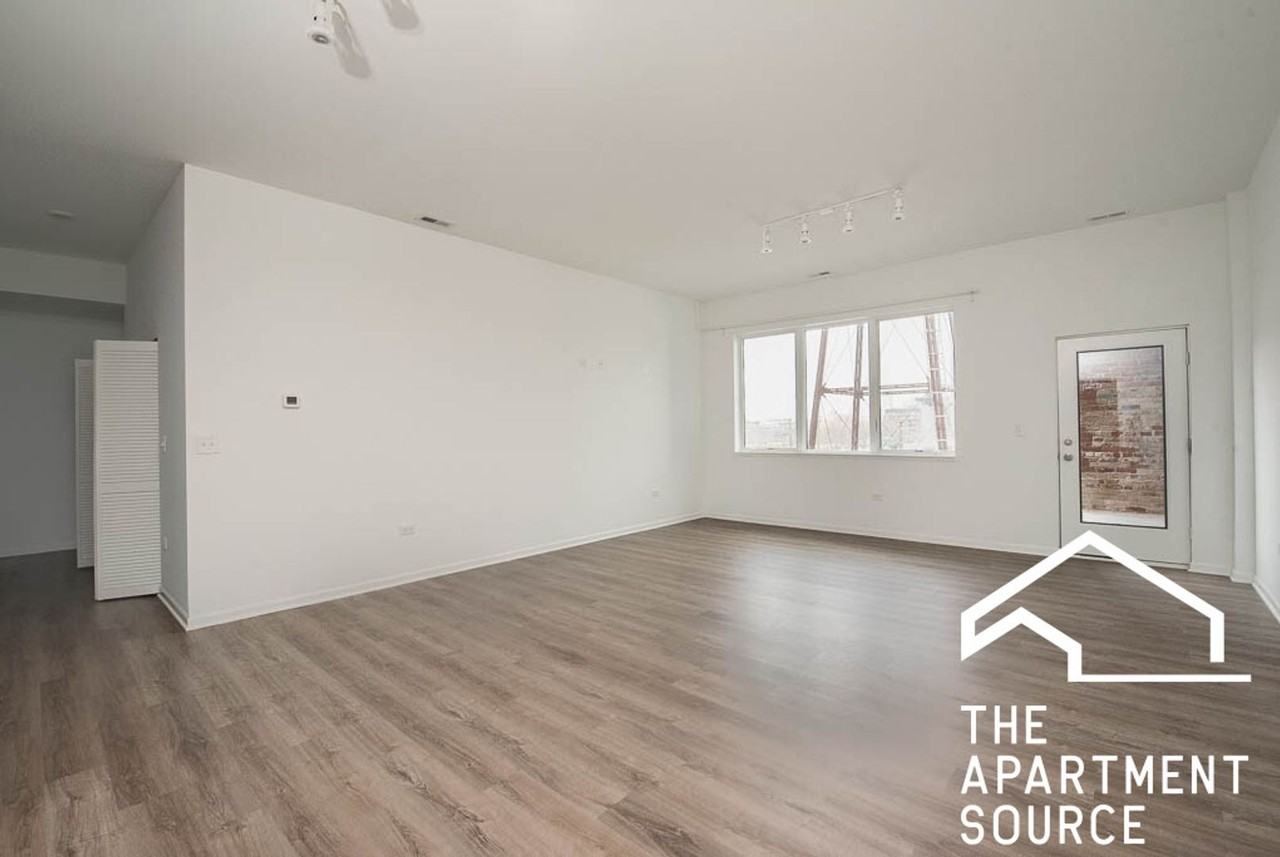 2550 S Wabash Ave #406 - Photo 5 of 16