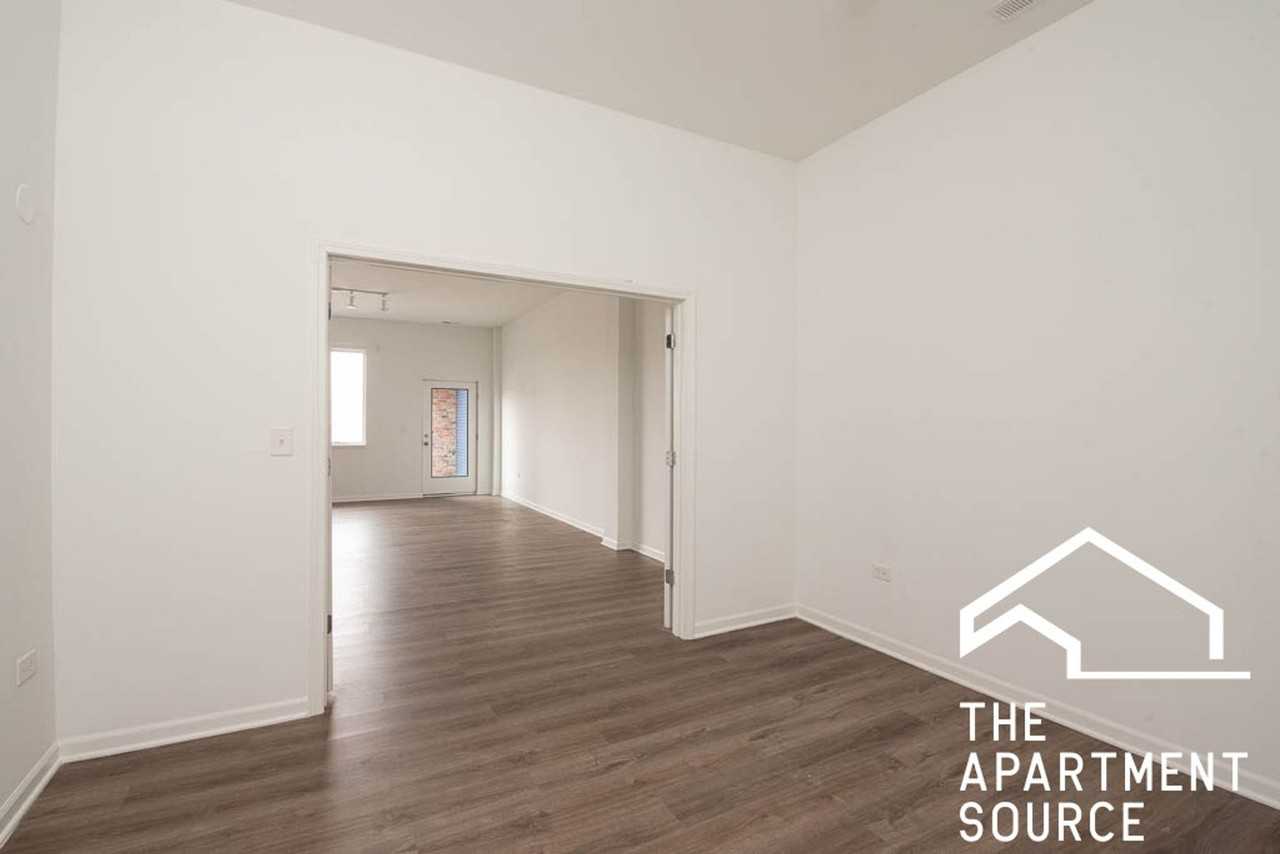 2550 S Wabash Ave #406 - Photo 7 of 16