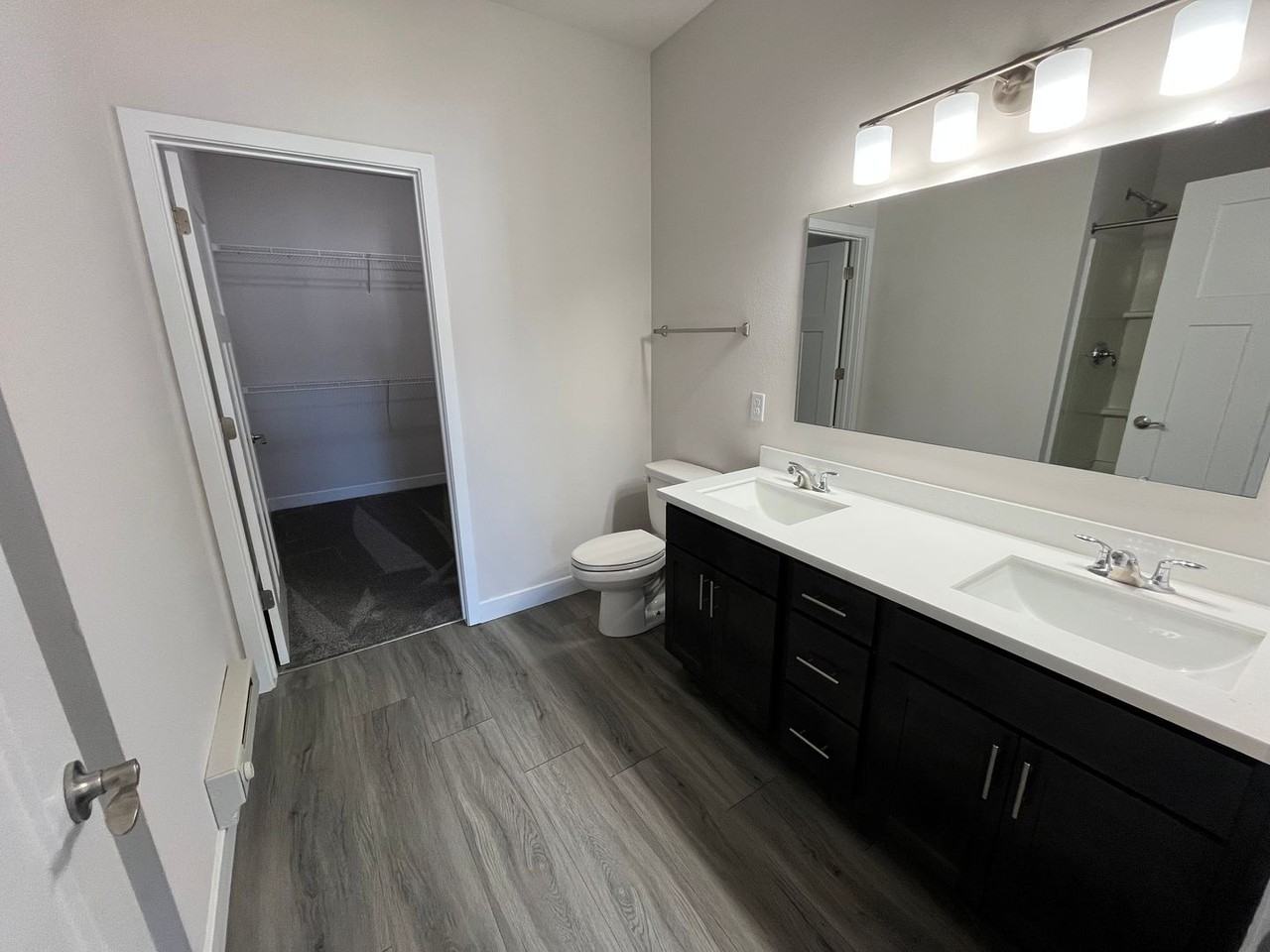 Cottage Grove Commons: 1400 N Windsor - Photo 6 of 50