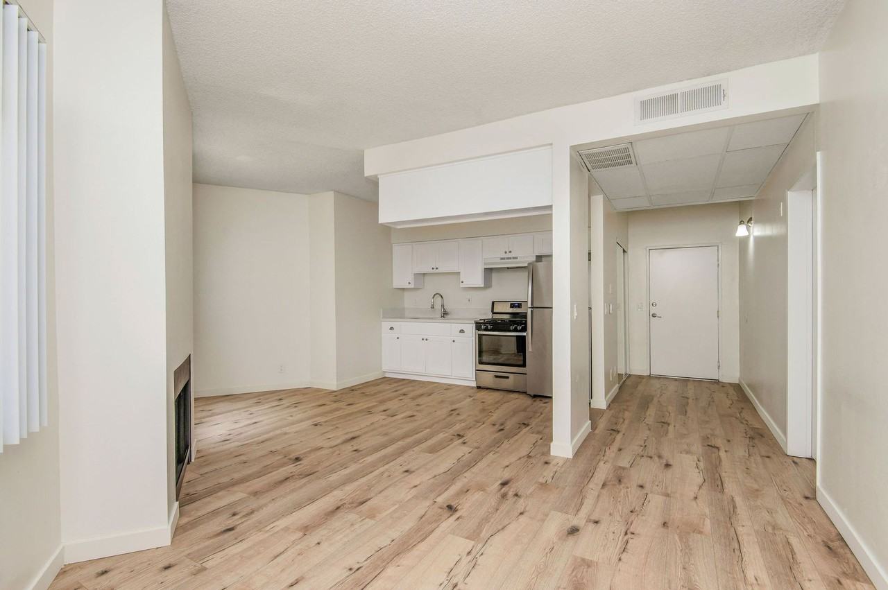 2724 Abbot Kinney Blvd. - Photo 2 of 16