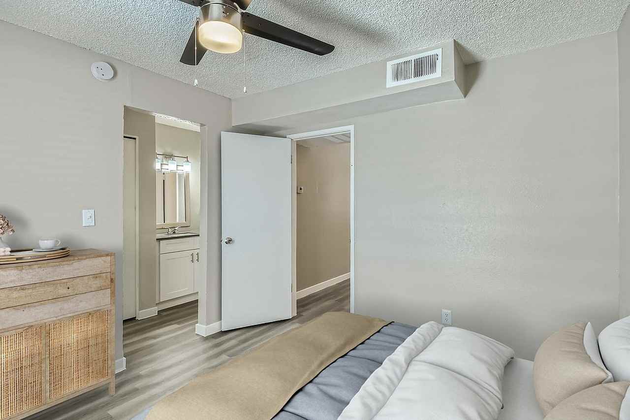 Rise at the Palms - Photo 7 of 50