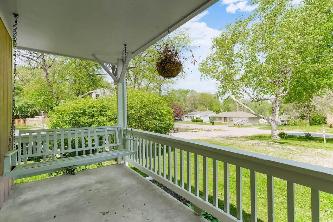 411 E Gudgell Ave - Photo 5 of 26