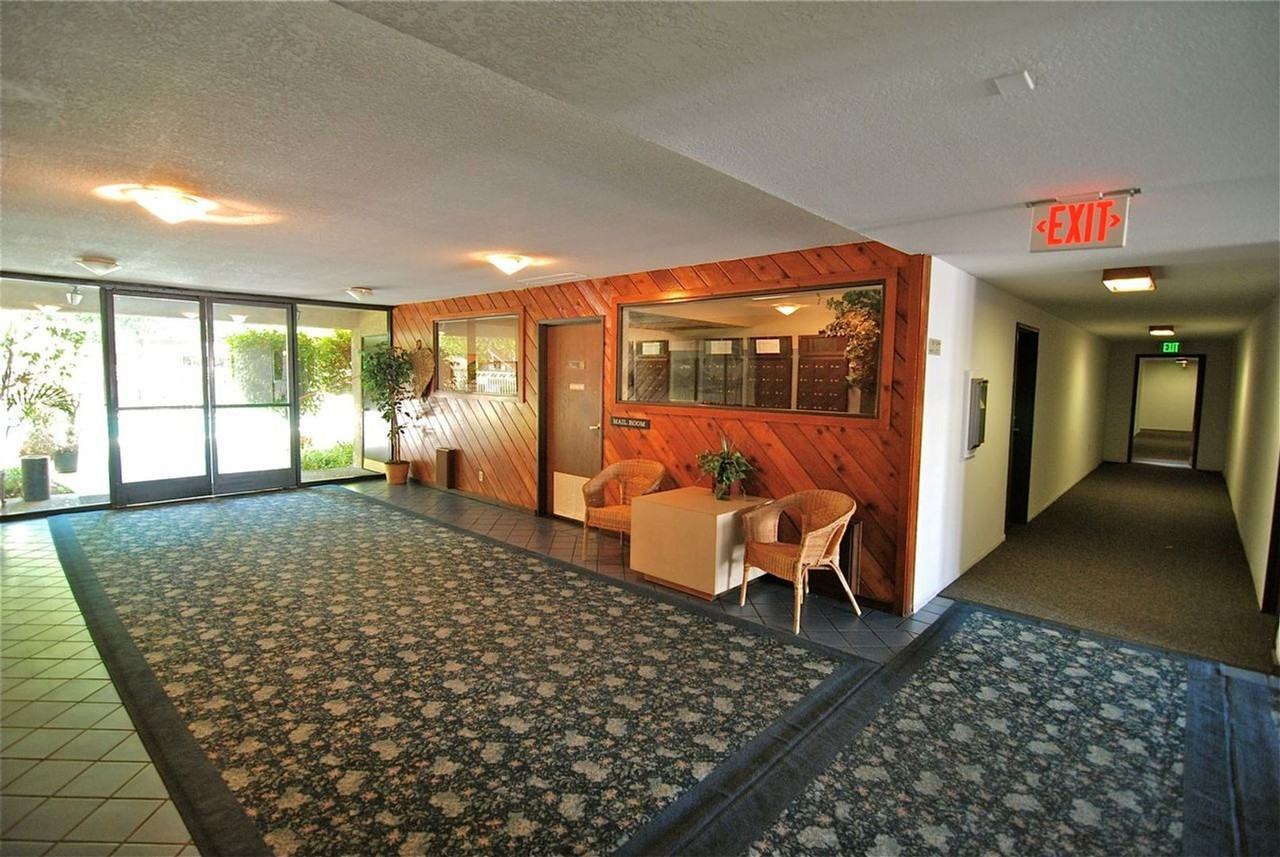 16000 SHERMAN WAY - Photo 5 of 36