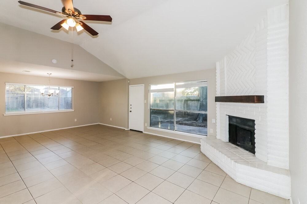 11403 Milners Point Dr - Photo 3 of 16