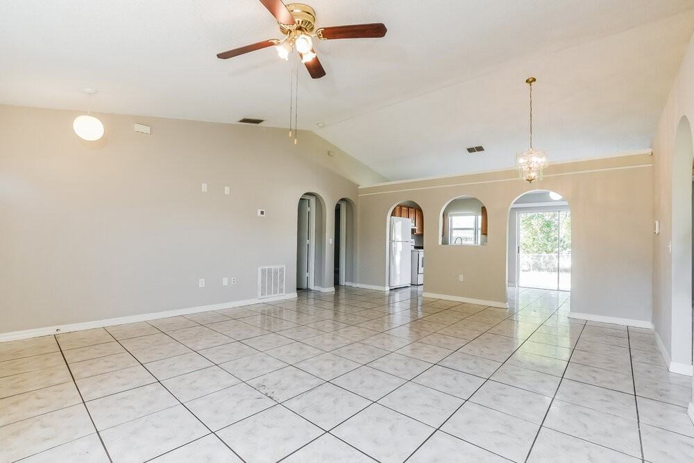 940 Gateshead Ct - Photo 4 of 16