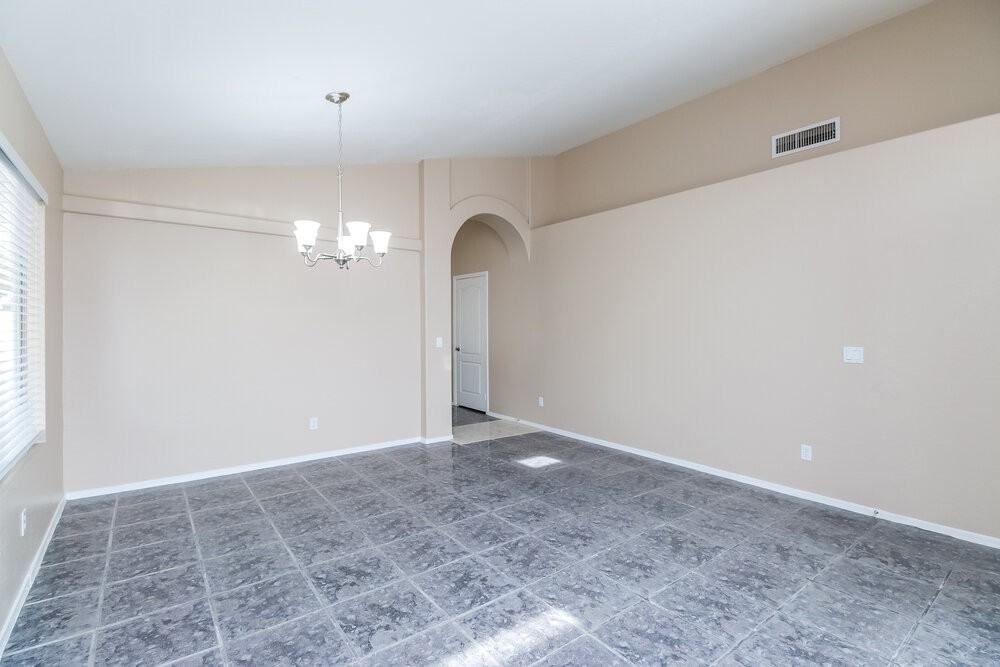 832 E Baylor Ln - Photo 3 of 15