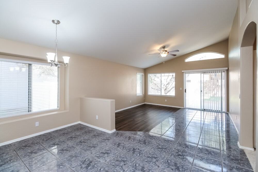 832 E Baylor Ln - Photo 4 of 15