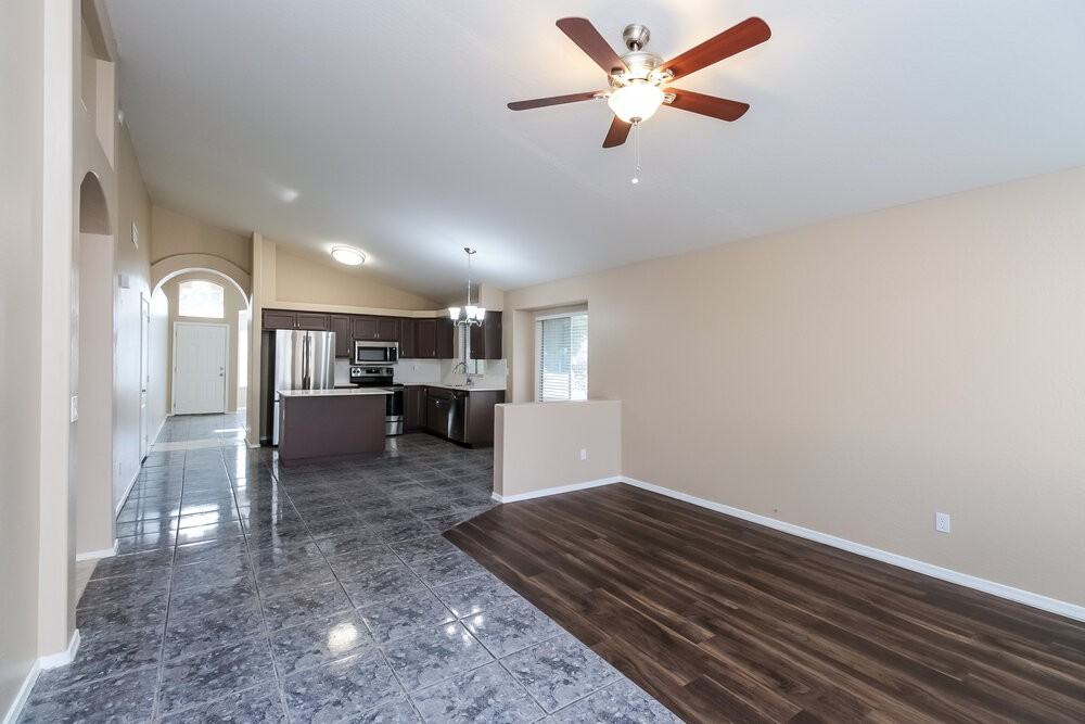 832 E Baylor Ln - Photo 5 of 15