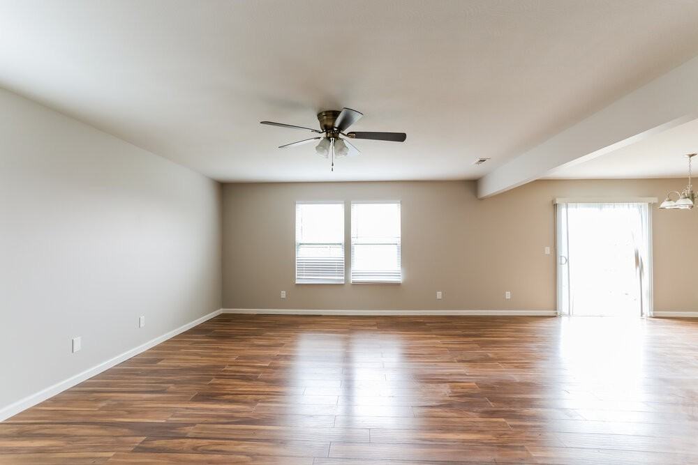 346 Constance St - Photo 5 of 17