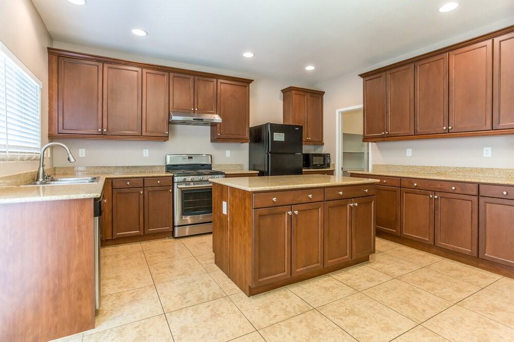 9657 Bouncing Ball St - Photo 4 of 16