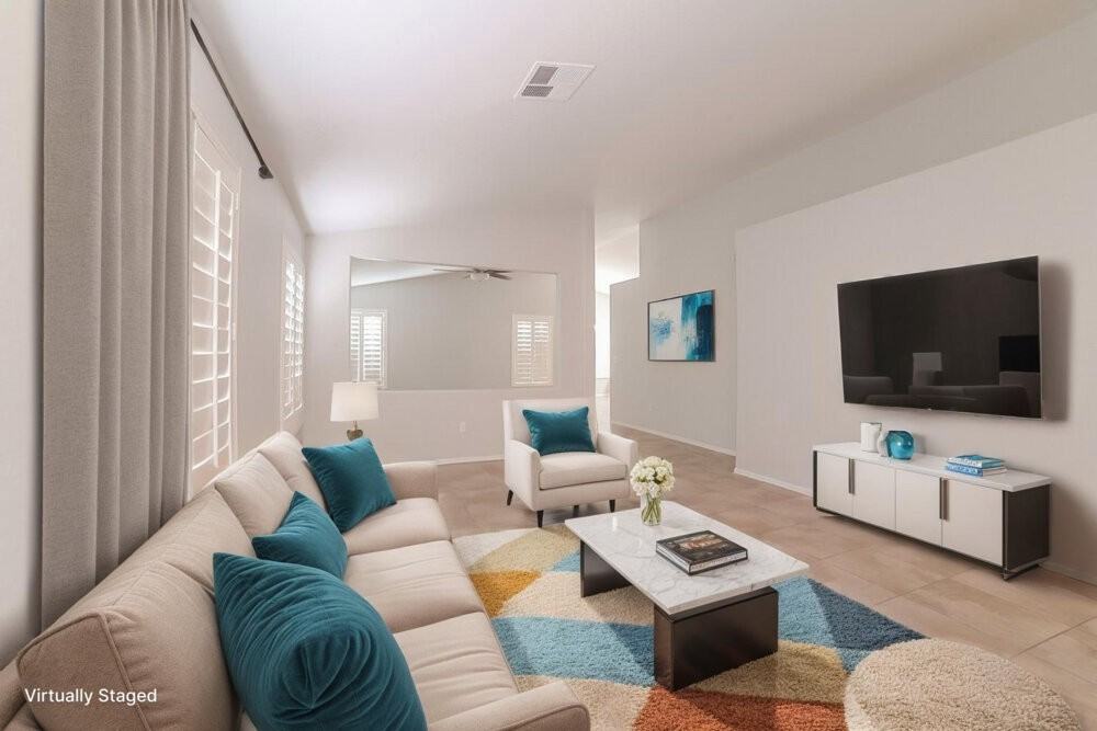 323 N Ocean Dr - Photo 3 of 19