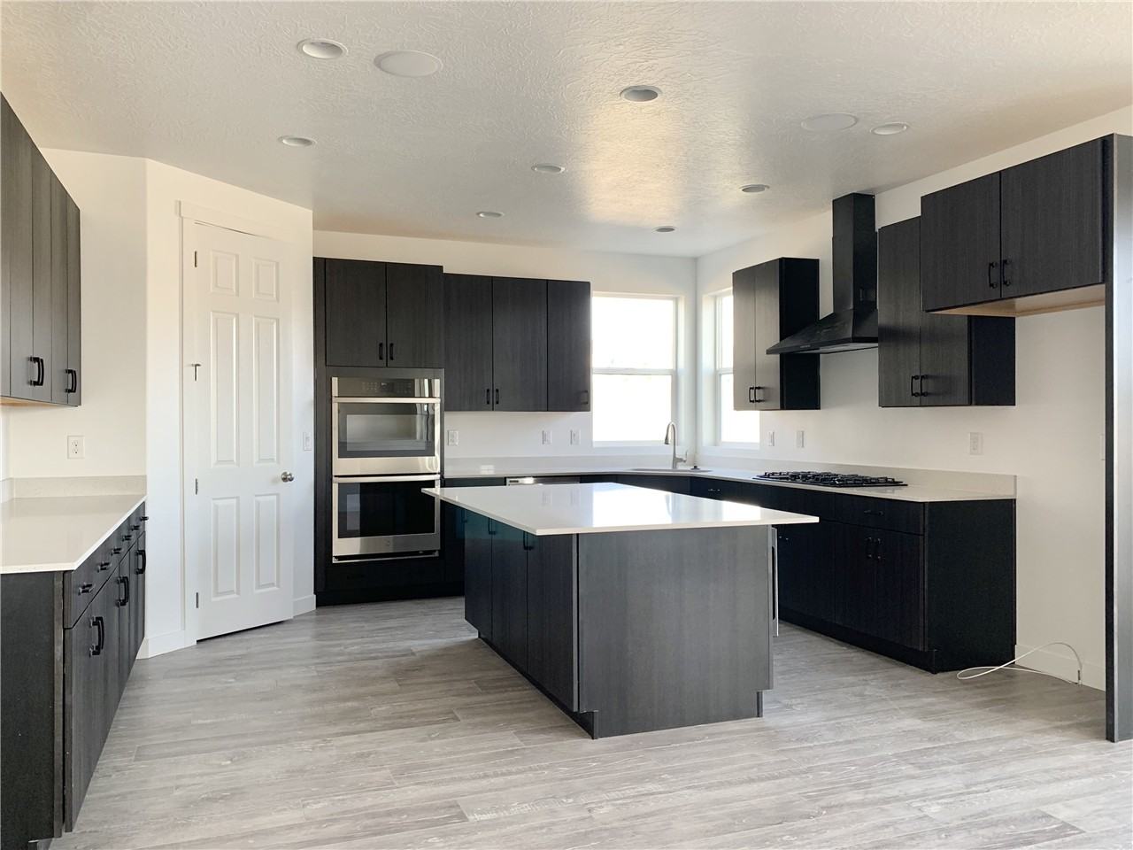 3112 N Park Place St - Photo 5 of 15