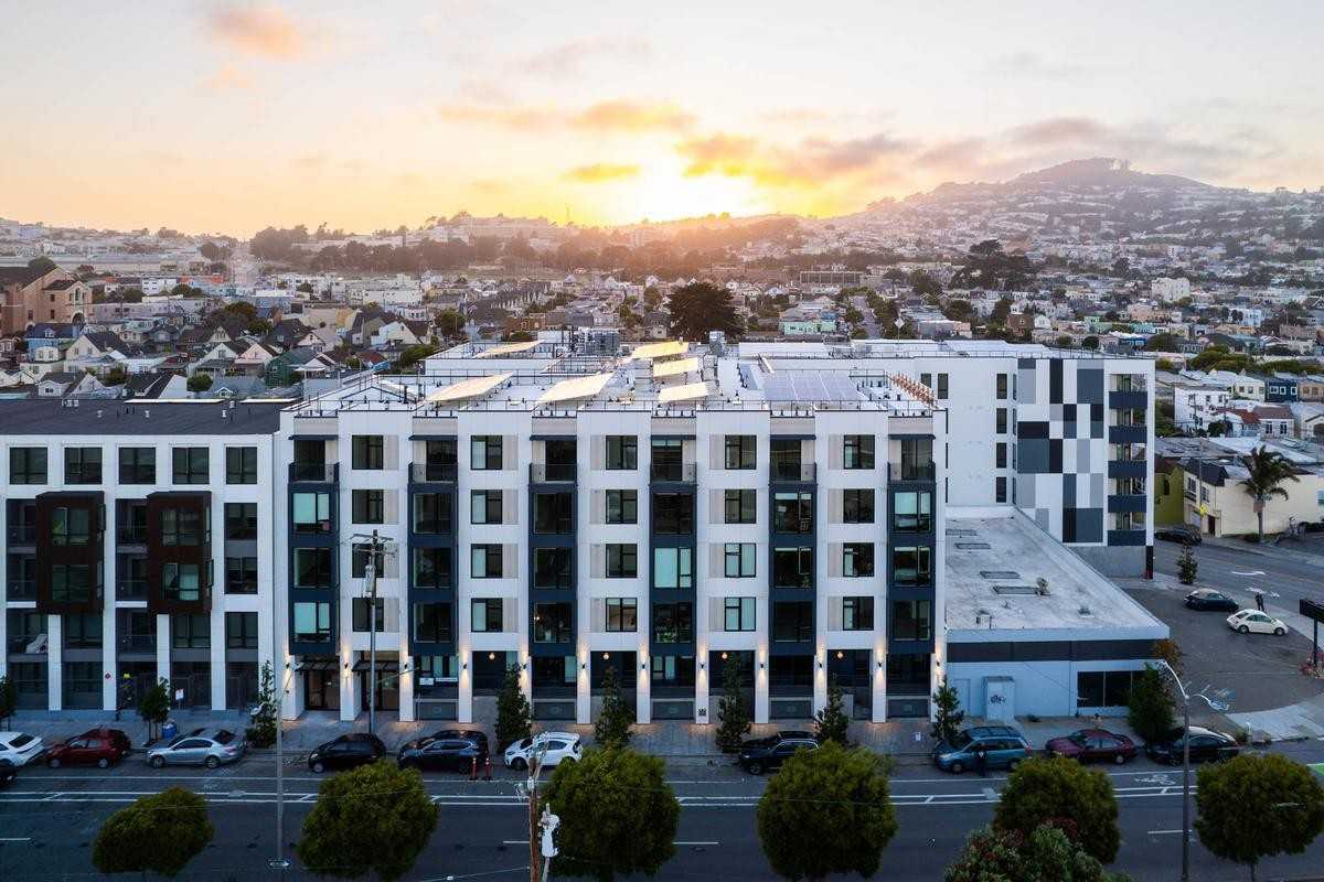 99 Ocean Ave - Photo 6 of 28