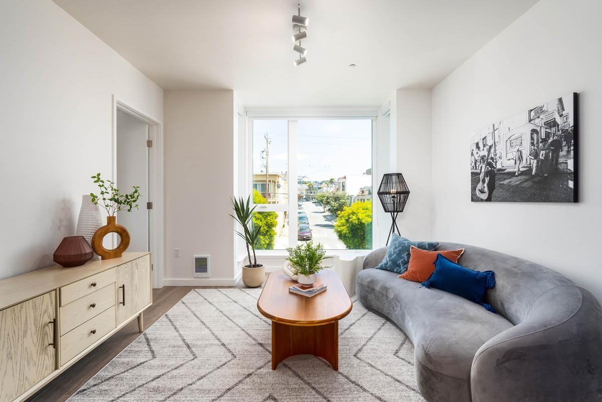 99 Ocean Ave - Photo 7 of 28