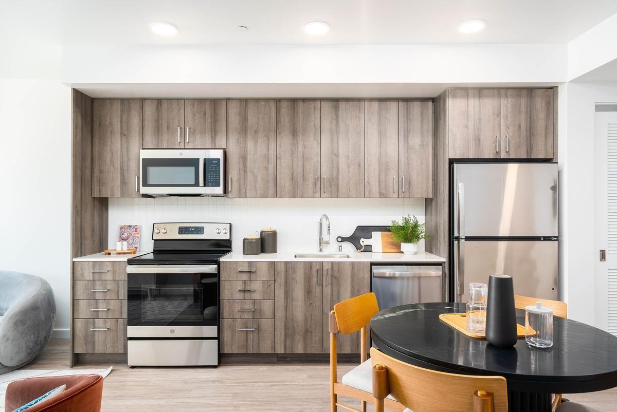 99 Ocean Ave - Photo 7 of 28