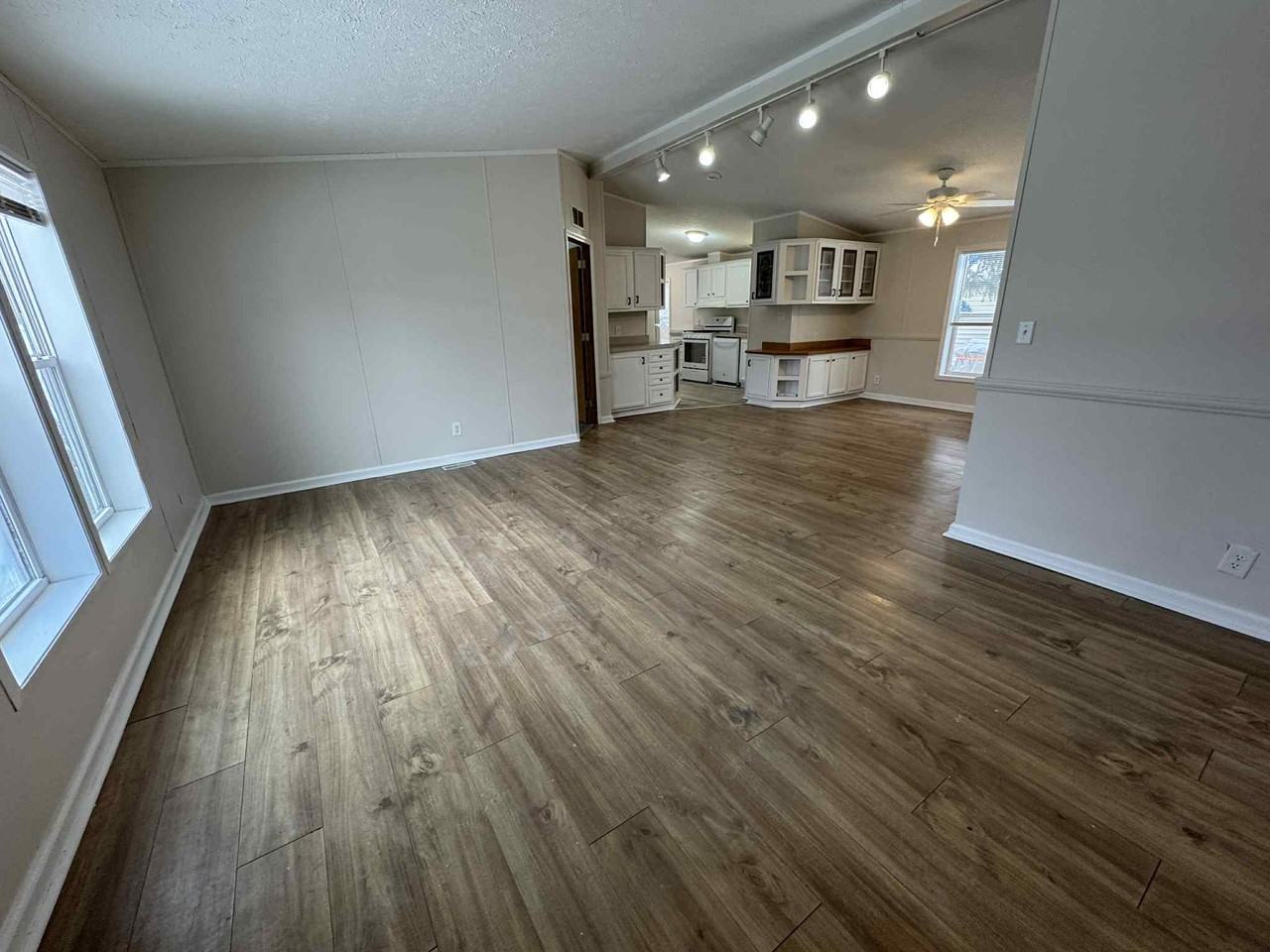 2020 Marmoor Dr #25 - Photo 4 of 29