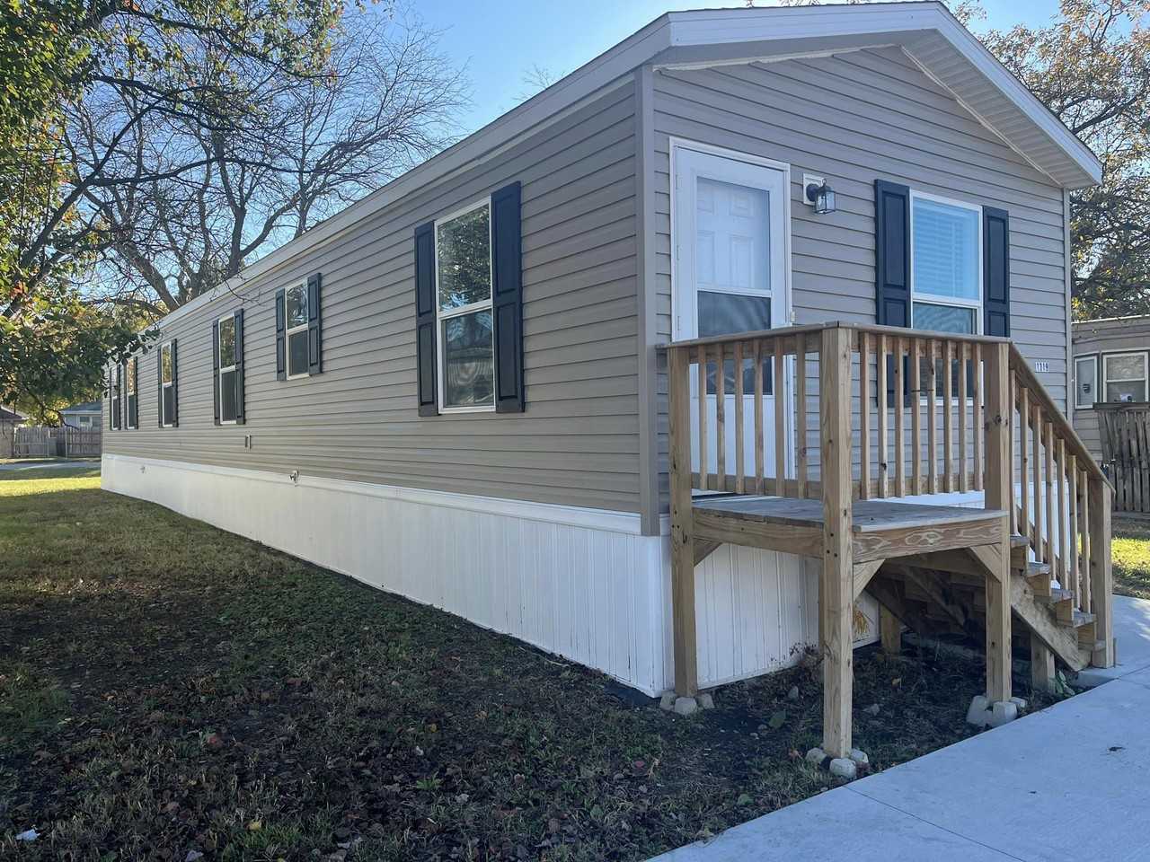 1319 W Plum St #75 - Photo 3 of 31