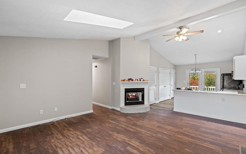 1019 Colonial Dr - Photo 2 of 9