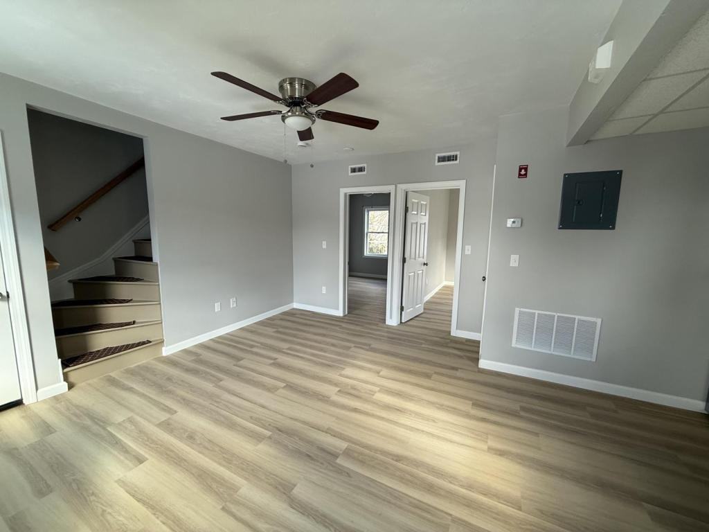 235 Orange St - Photo 4 of 10