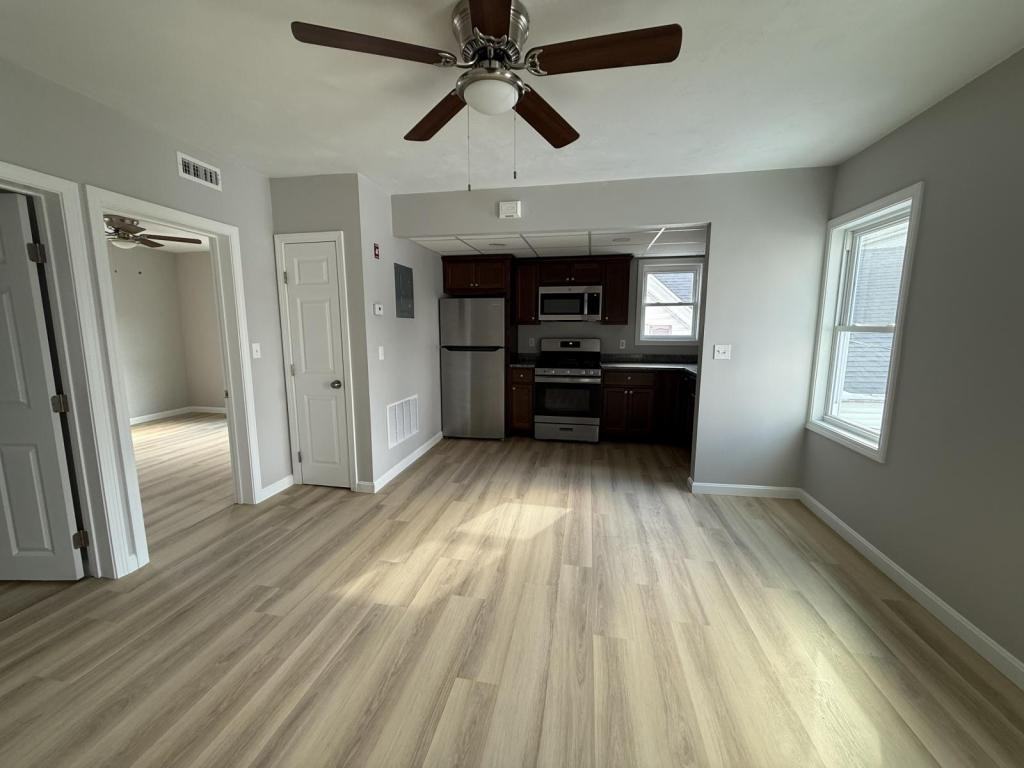 235 Orange St - Photo 5 of 10