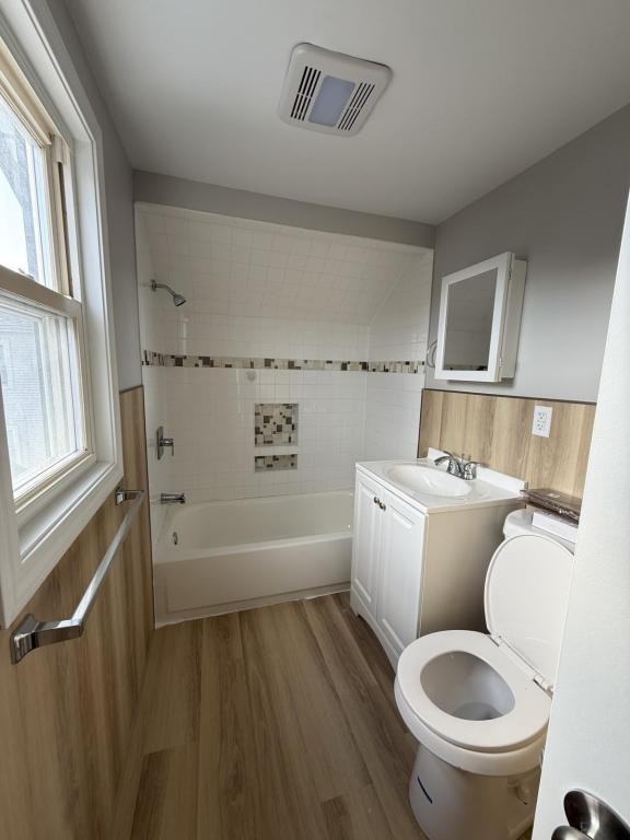 235 Orange St - Photo 7 of 10