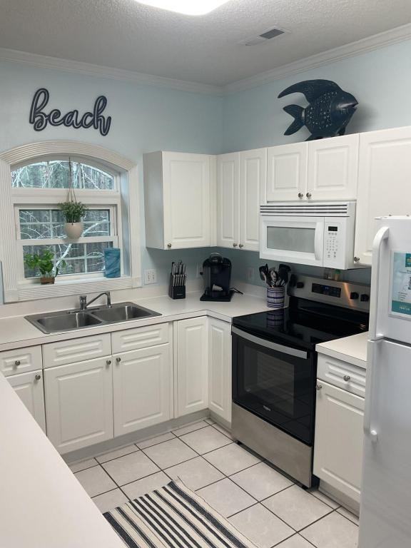 1512 Lanterns Rest Rd - Photo 3 of 18