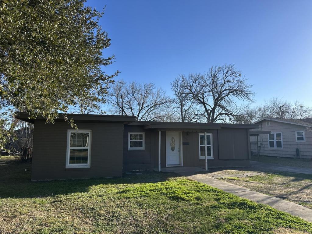 1709 Navidad St - Photo 2 of 24