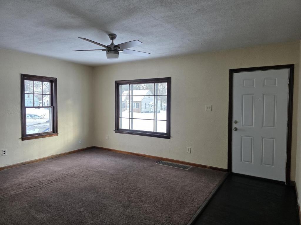 224 Maryland St Nw - Photo 4 of 24