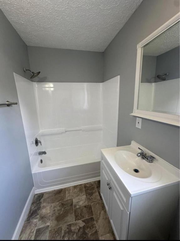 218 Berlin Ave - Photo 5 of 9