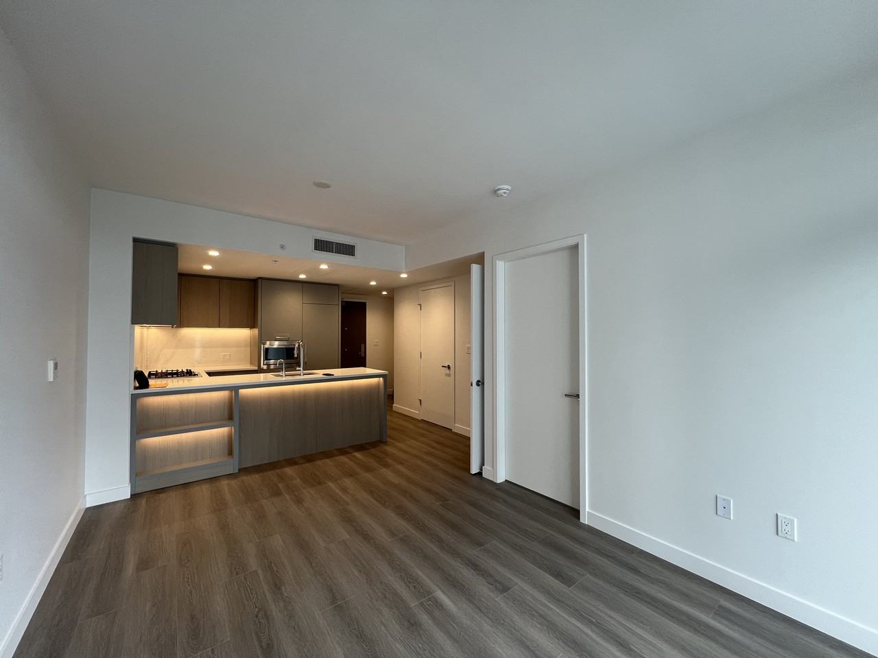 6620 Sussex Avenue #1003 - Photo 7 of 17