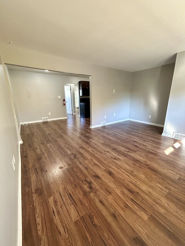 2254 1st St #11 - Photo 7 of 10