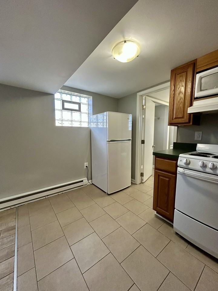 18704 Jefferson #3 - Photo 6 of 10