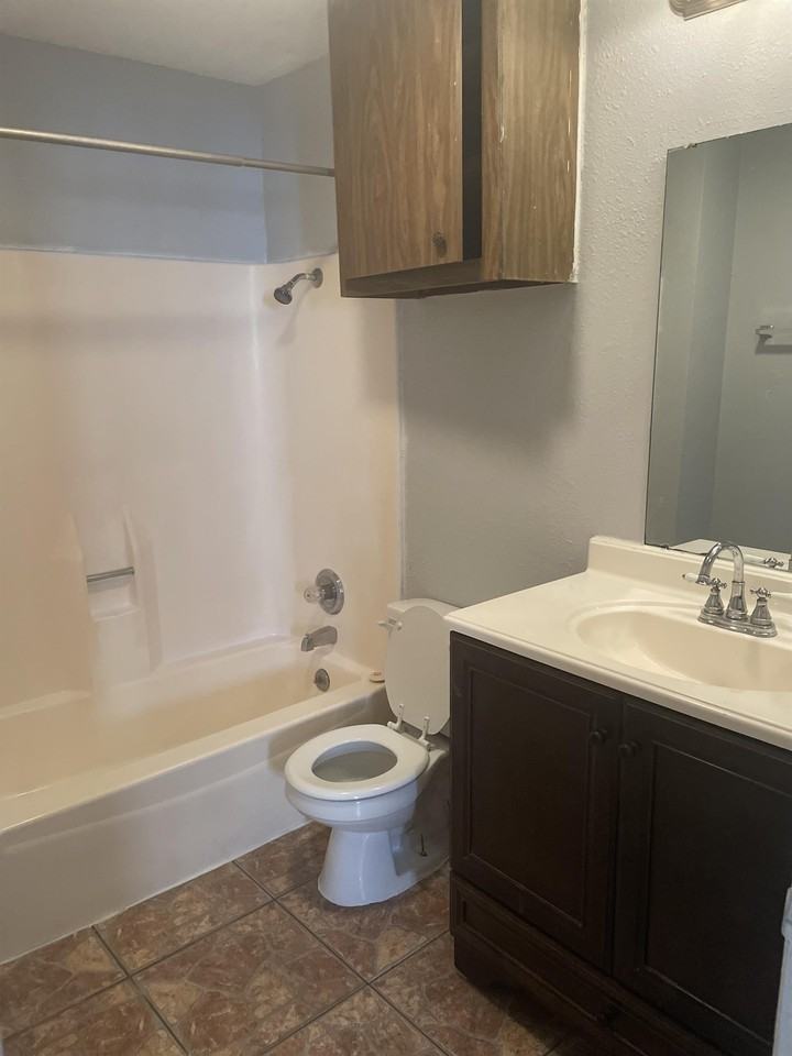 105 Cockerham St #A - Photo 4 of 10