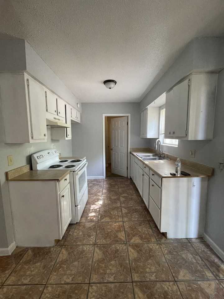 105 Cockerham St #A - Photo 6 of 10