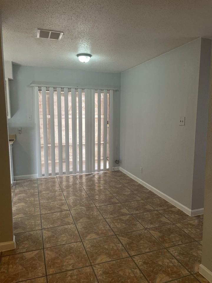 105 Cockerham St #A - Photo 7 of 10