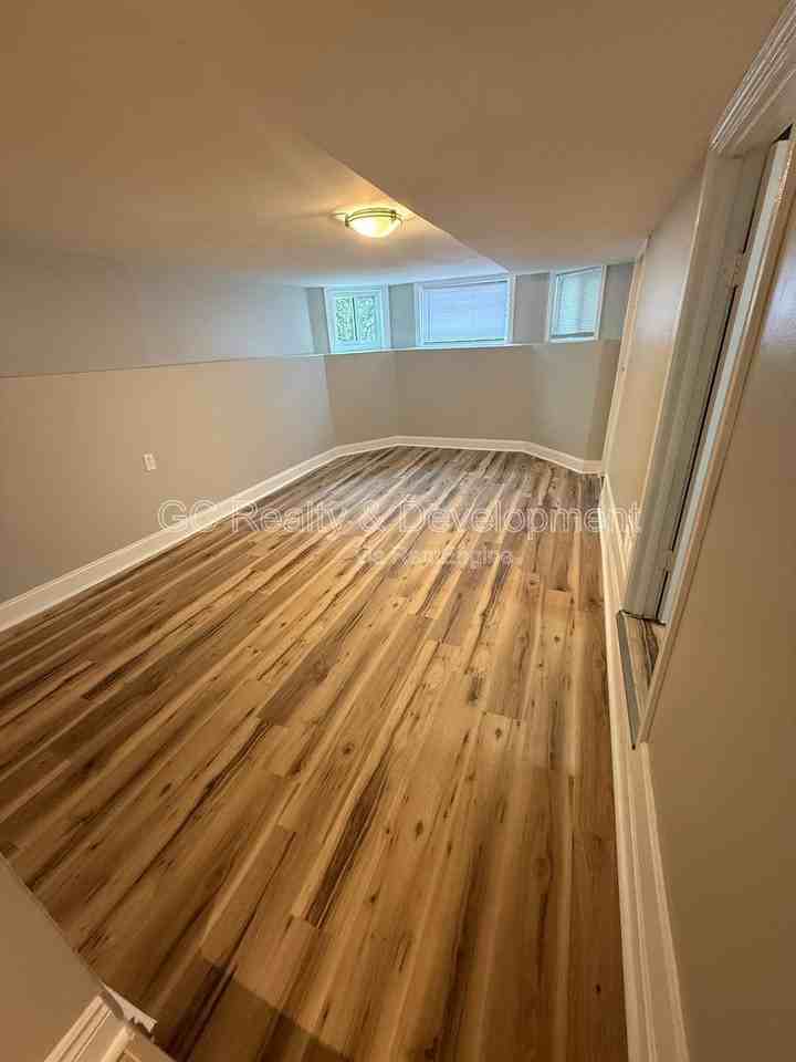 2519 N Hamlin Ave #B - Photo 2 of 15