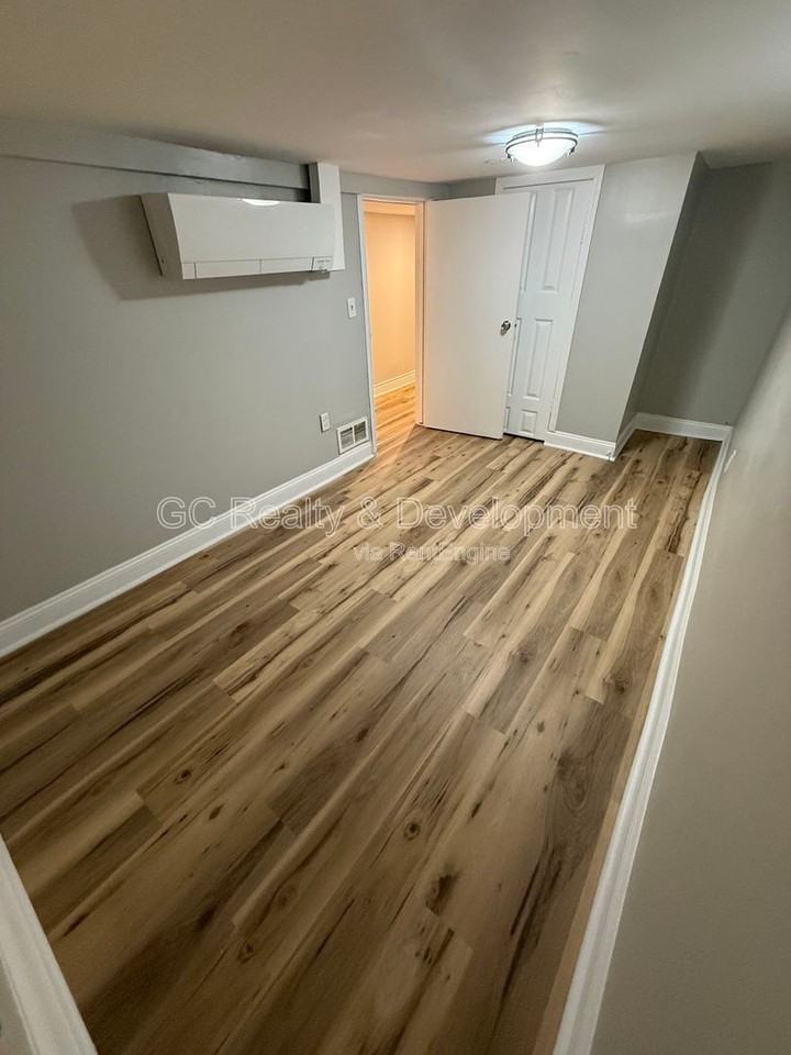 2519 N Hamlin Ave #B - Photo 7 of 15