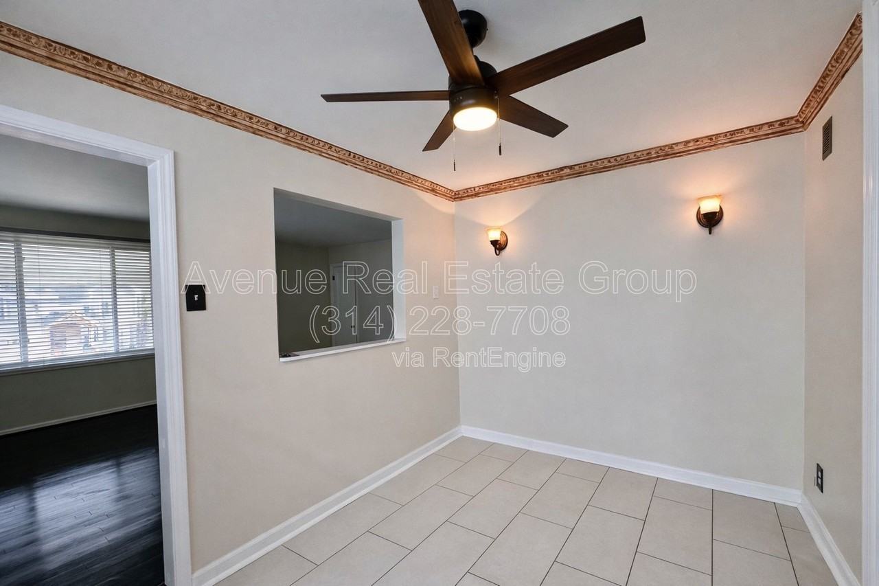 449 Crest Ave - Photo 5 of 20