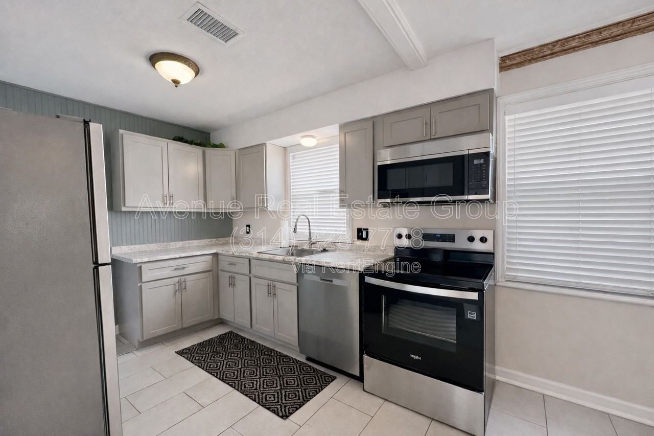 449 Crest Ave - Photo 6 of 20